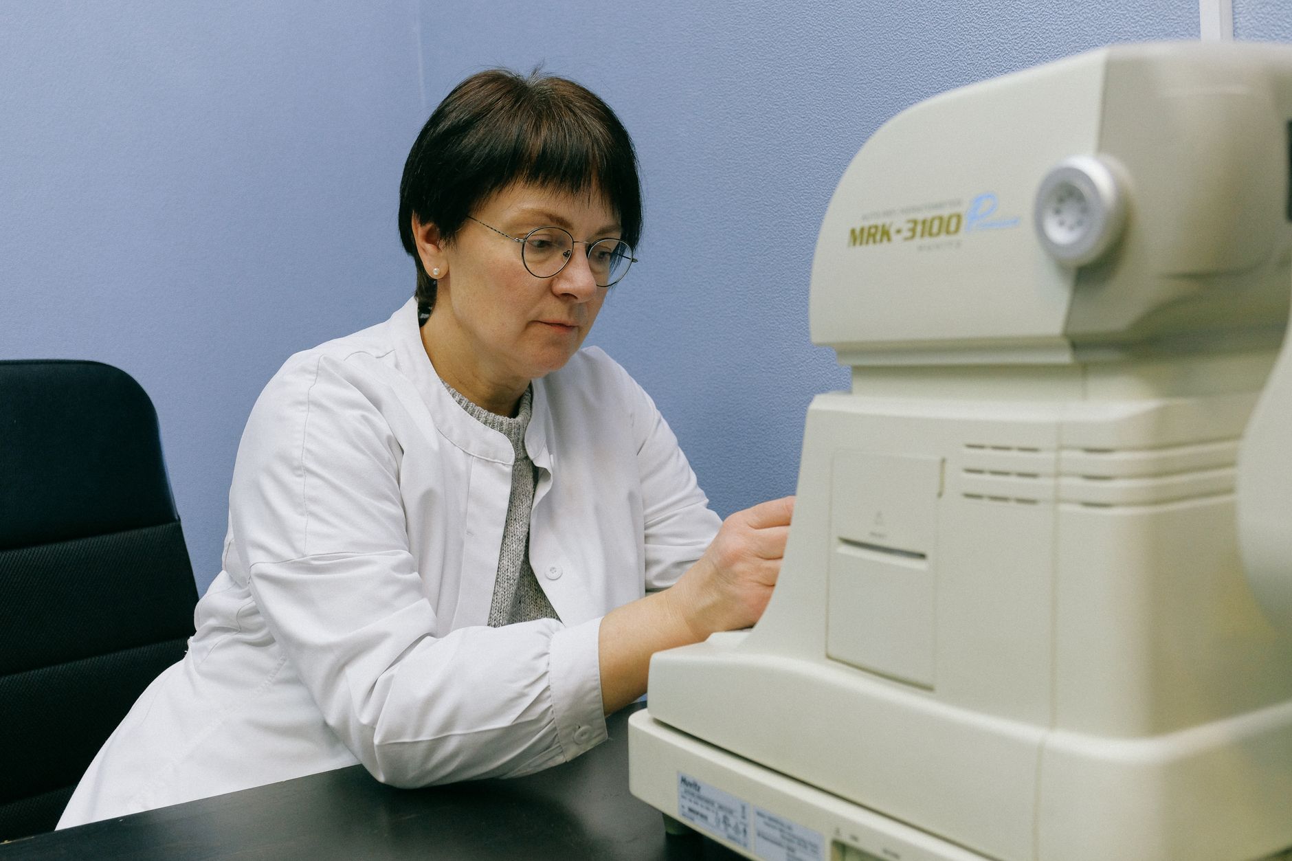 DNA reține primarul din Slănic Moldova prins în flagrant cu 6.000 euro